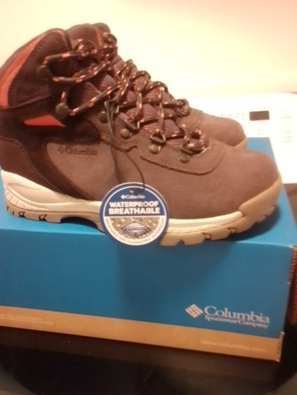 Columbia Brown Hiking Boots - Women's Size 5 - Picture 3 of 5